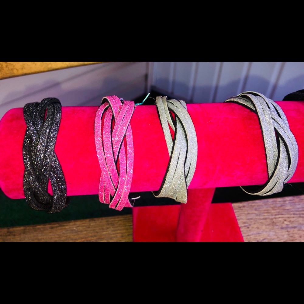 Bracelets - Picture 3 of 4